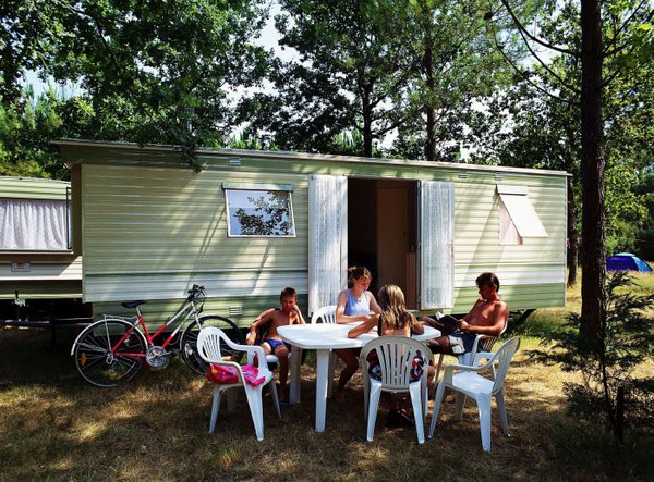 Découvrez une myriade de possibilités pour des vacances inoubliables avec Indes Campings